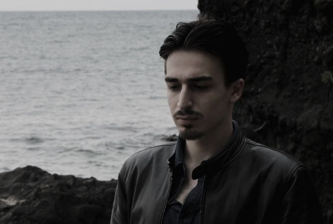 Ulaş Fırat: Fingerstyle’ın Ötesinde Bir Hikâye
