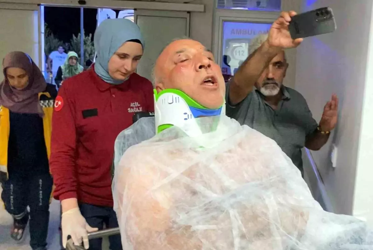 Cami Uyarısı Kanlı Bitti: Emekli Polis Bıçaklandı