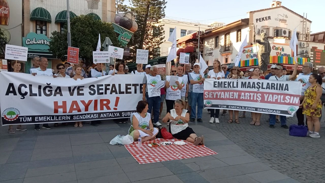 Emeklilerden Zam Tepkisi: “Açlık Sınırının Yarısına Mahkumuz”