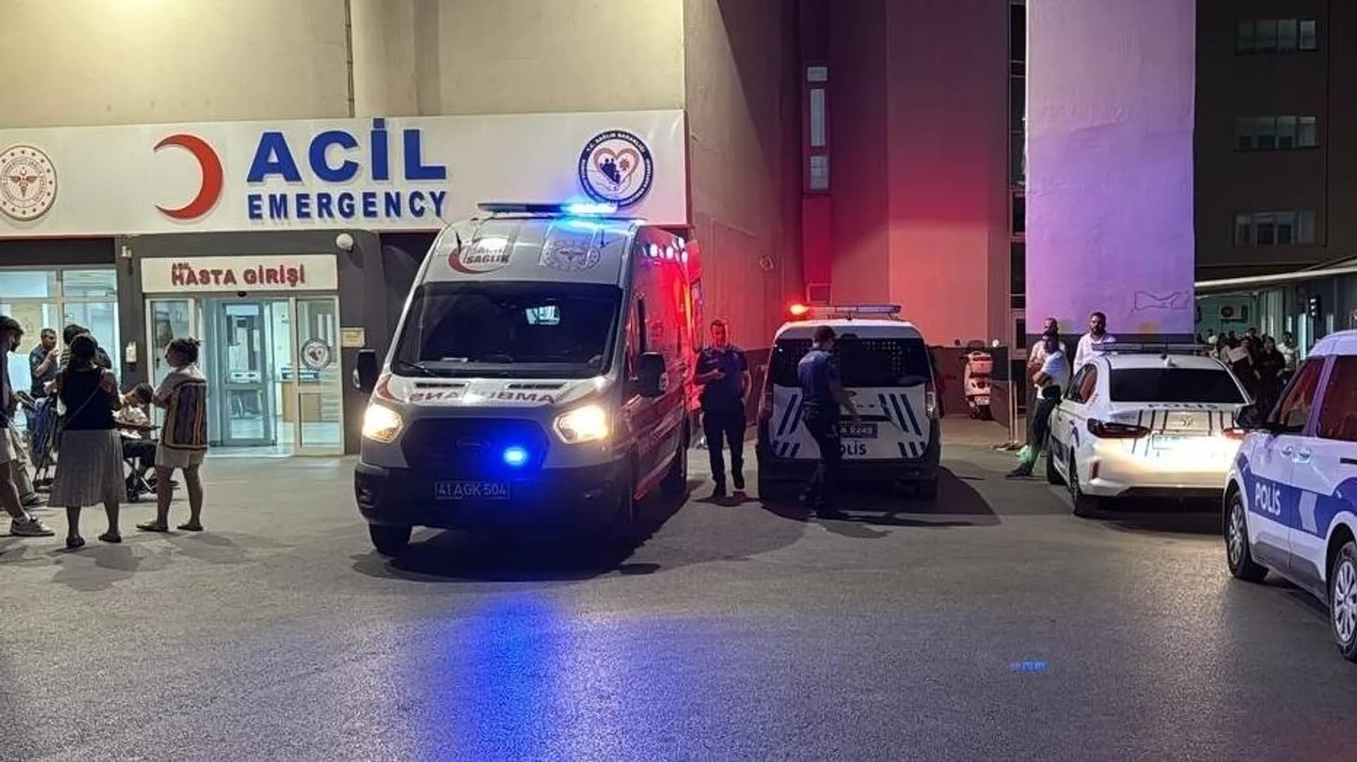 Halaya Davetsiz Katıldı, Kına Gecesi Savaş Alanına Döndü: 15 Yaralı!