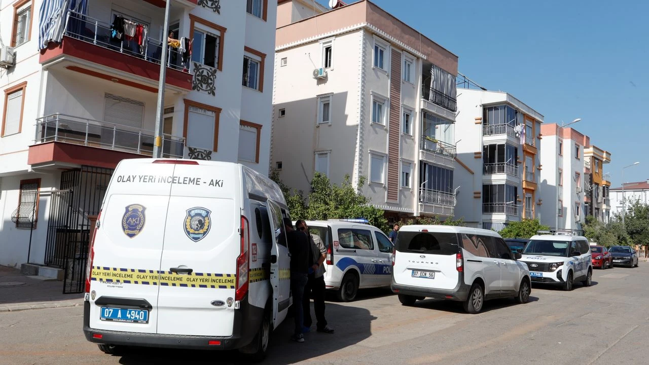 Antalya’da Eski Eş Dehşeti: Kadın Ameliyata Alındı