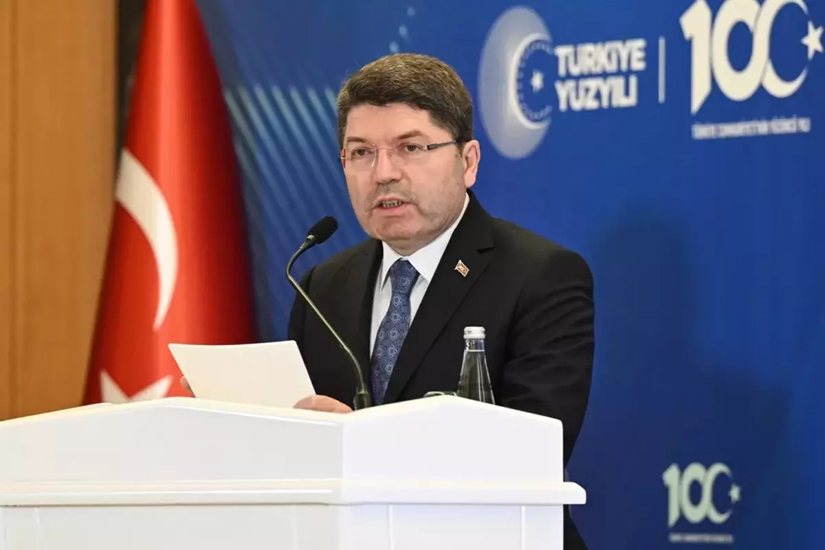 Bakan Tunç: 30 AK Partili Belediye Hakkında da Soruşturma Var