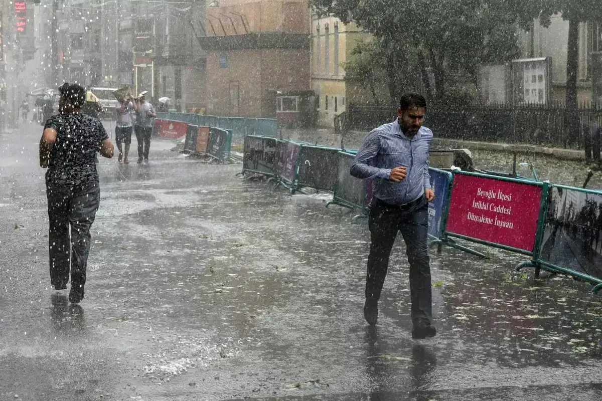 İstanbullular Dikkat! Şiddetli Sağanak ve Dolu Geliyor