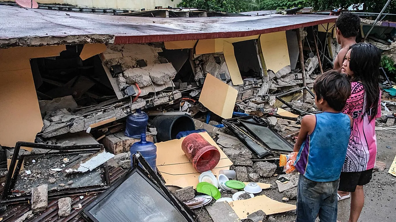 Filipinler’de 6,9 Büyüklüğünde Deprem: En Az 69 Ölü