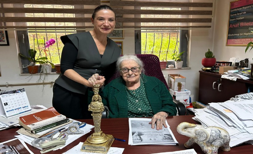 Efes Selçuk Belediyesi’nden Prof. Dr. İoanna Kuçuradi’ye Onur Ödülü