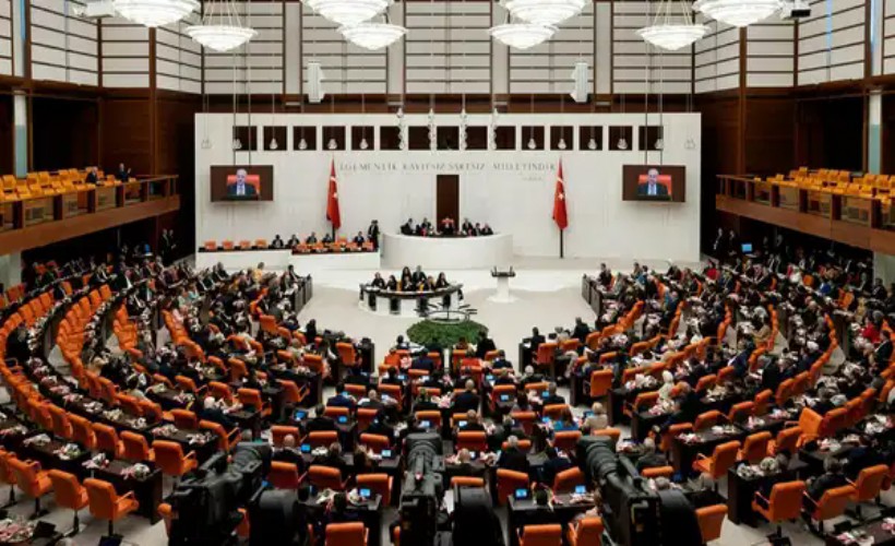 TBMM’de yoğun mesai: Sosyal medya kısıtlaması ve 12. Yargı Paketi ayrıntısı!
